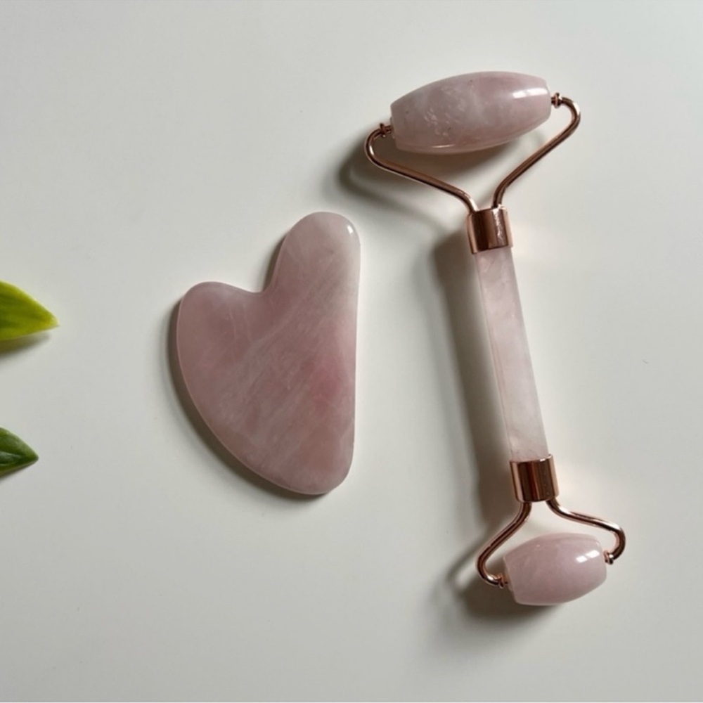 NWOB jade roller and gua sha set